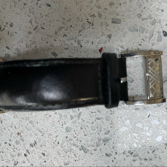 Men’s Burberry watch in black - Picture 4 of 7